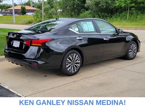 Certified 2025 Nissan Altima 2.5 SV FWD image 3