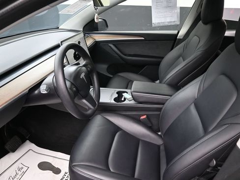 Used 2023 Tesla Model Y Long Range AWD/4WD image 23