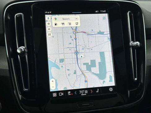 Used 2025 Volvo XC40 B5 Core w/ Protection Package Premier image 27