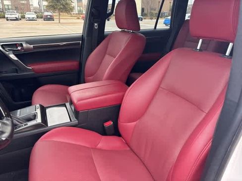 Used 2022 Lexus GX 460 Premium w/ Accessory Package image 10