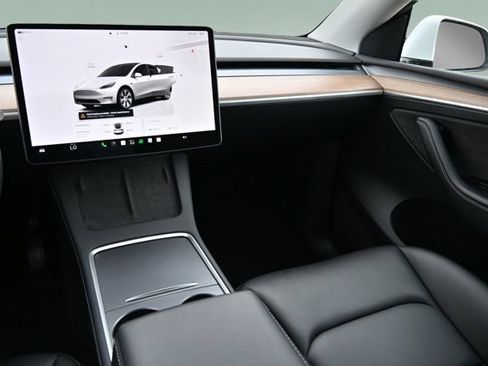 Used 2023 Tesla Model Y Long Range AWD/4WD image 27
