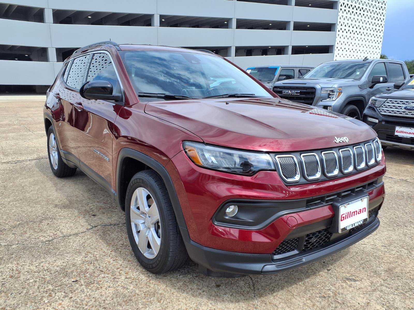Used 2022 Jeep Compass Latitude w/ Convenience Group FWD image 2