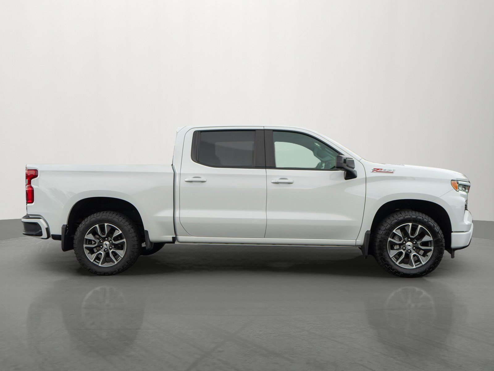 Used 2024 Chevrolet Silverado 1500 RST AWD/4WD image 8