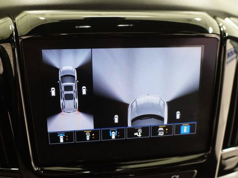 Used 2023 Chevrolet Traverse High Country FWD image 19