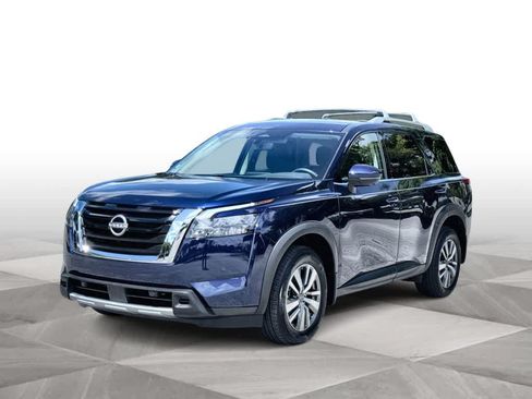 Used 2025 Nissan Pathfinder SL AWD/4WD image 4