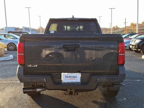 Certified 2024 Toyota Tacoma SR5 AWD/4WD image 6