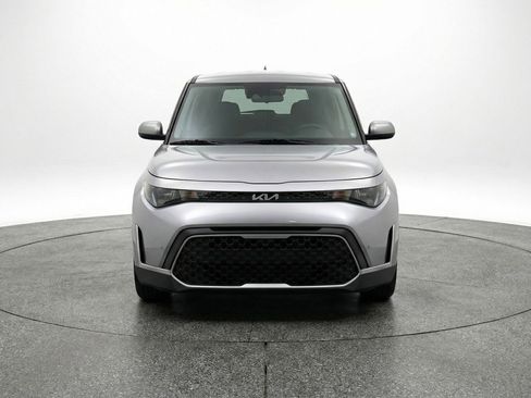 Used 2025 Kia Soul LX w/ LX Technology Package FWD image 2