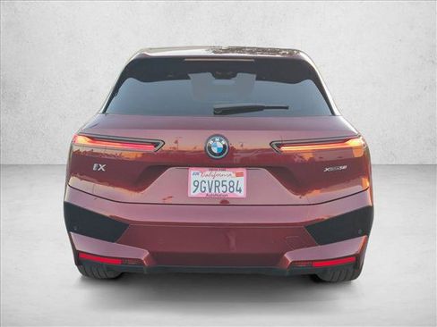 Used 2024 BMW iX xDrive50 w/ Sport Package AWD/4WD image 6