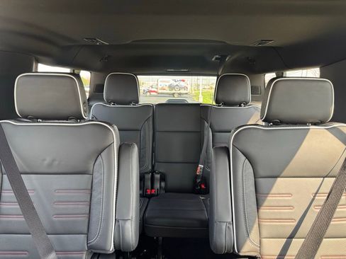 Used 2025 GMC Yukon XL AT4 Ultimate w/ LPO, Illumination Package image 10