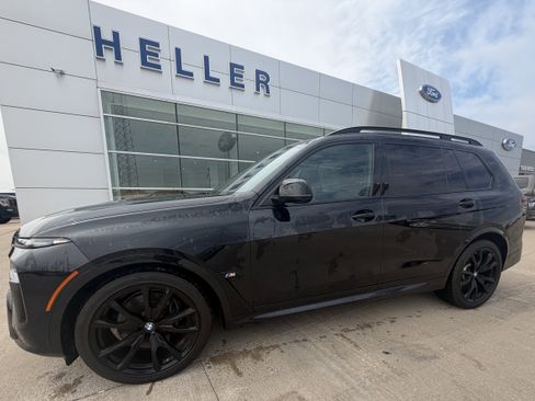 Used 2024 BMW X7 M60i AWD/4WD image 3