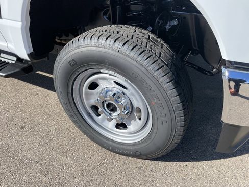 New 2026 Ford F350 XL w/ XL Chrome Package image 3