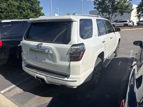 Used 2024 Toyota 4Runner Limited AWD/4WD image 7
