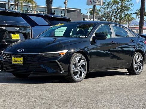 Certified 2025 Hyundai Elantra Sport image 8