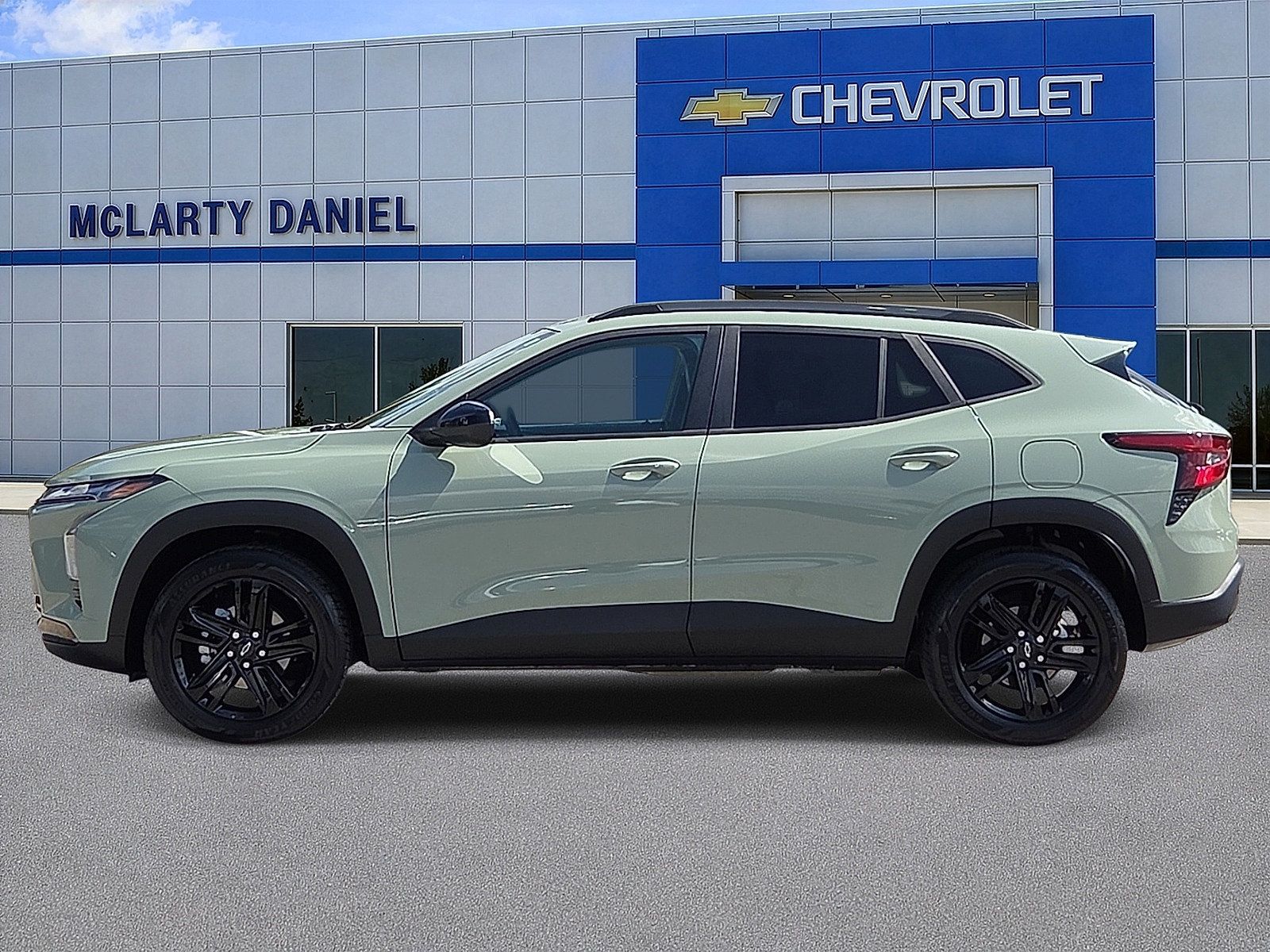 Used 2025 Chevrolet Trax ACTIV w/ Driver Confidence Package FWD image 3