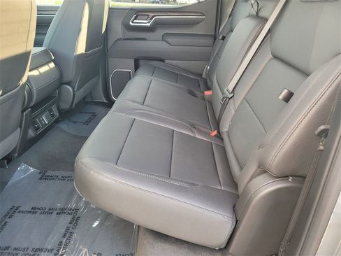 New 2026 GMC Sierra 1500 SLT image 8