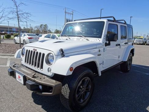Used 2016 Jeep Wrangler Unlimited Sahara image 8