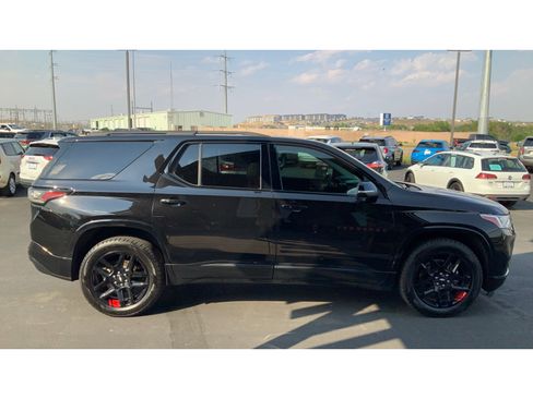 Used 2021 Chevrolet Traverse Premier w/ Redline Edition AWD/4WD image 5