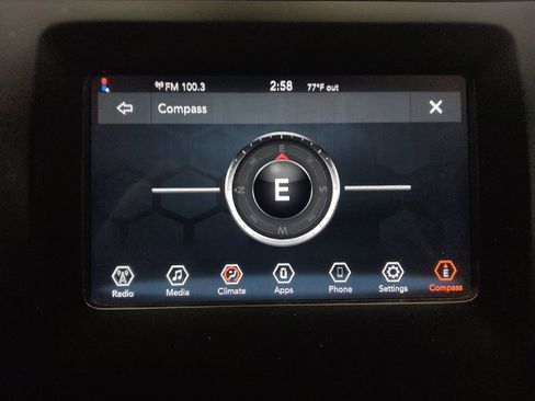 Used 2019 Jeep Cherokee Latitude w/ Popular Appearance Group FWD image 25