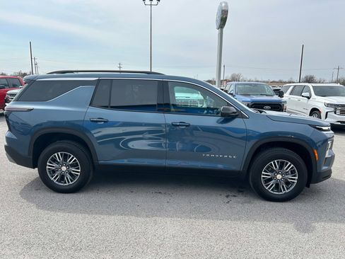 New 2026 Chevrolet Traverse LT w/ Driver Confidence Package image 3