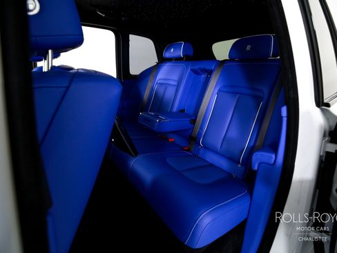 Used 2024 Rolls-Royce Cullinan Black Badge image 19