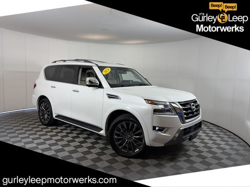 Used 2024 Nissan Armada Platinum w/ Captain's Chairs Package RWD image 1