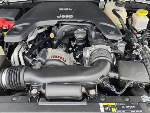 Used 2020 Jeep Gladiator Rubicon AWD/4WD image 30