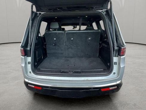 Used 2024 Jeep Wagoneer Series II w/ Flexible Seating Group image 37