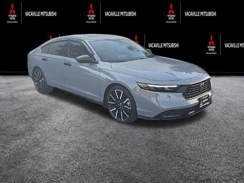 Used 2025 Honda Accord Touring image 1