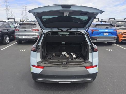 Used 2023 Chevrolet Bolt EUV LT w/ Convenience Package FWD image 2