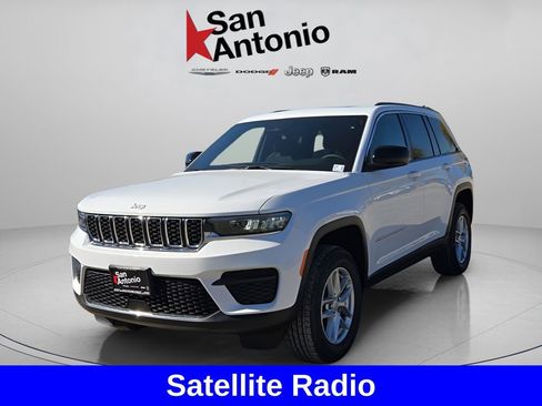 New 2025 Jeep Grand Cherokee Laredo X w/ Luxury Tech Group I RWD image 4