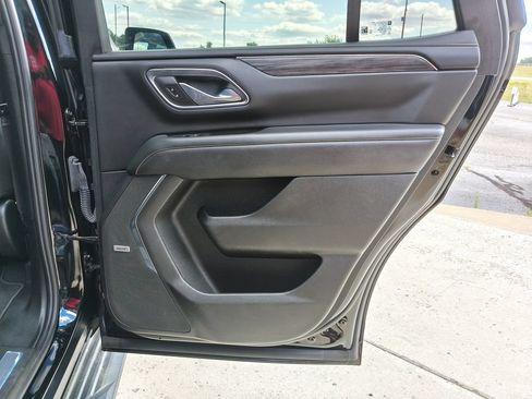 Used 2023 GMC Yukon SLT w/ SLT Luxury Package AWD/4WD image 30