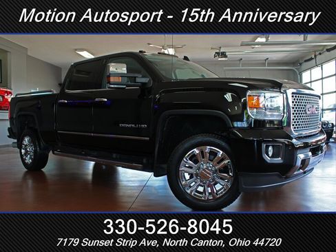 Used 2016 GMC Sierra 2500 Denali AWD/4WD image 2