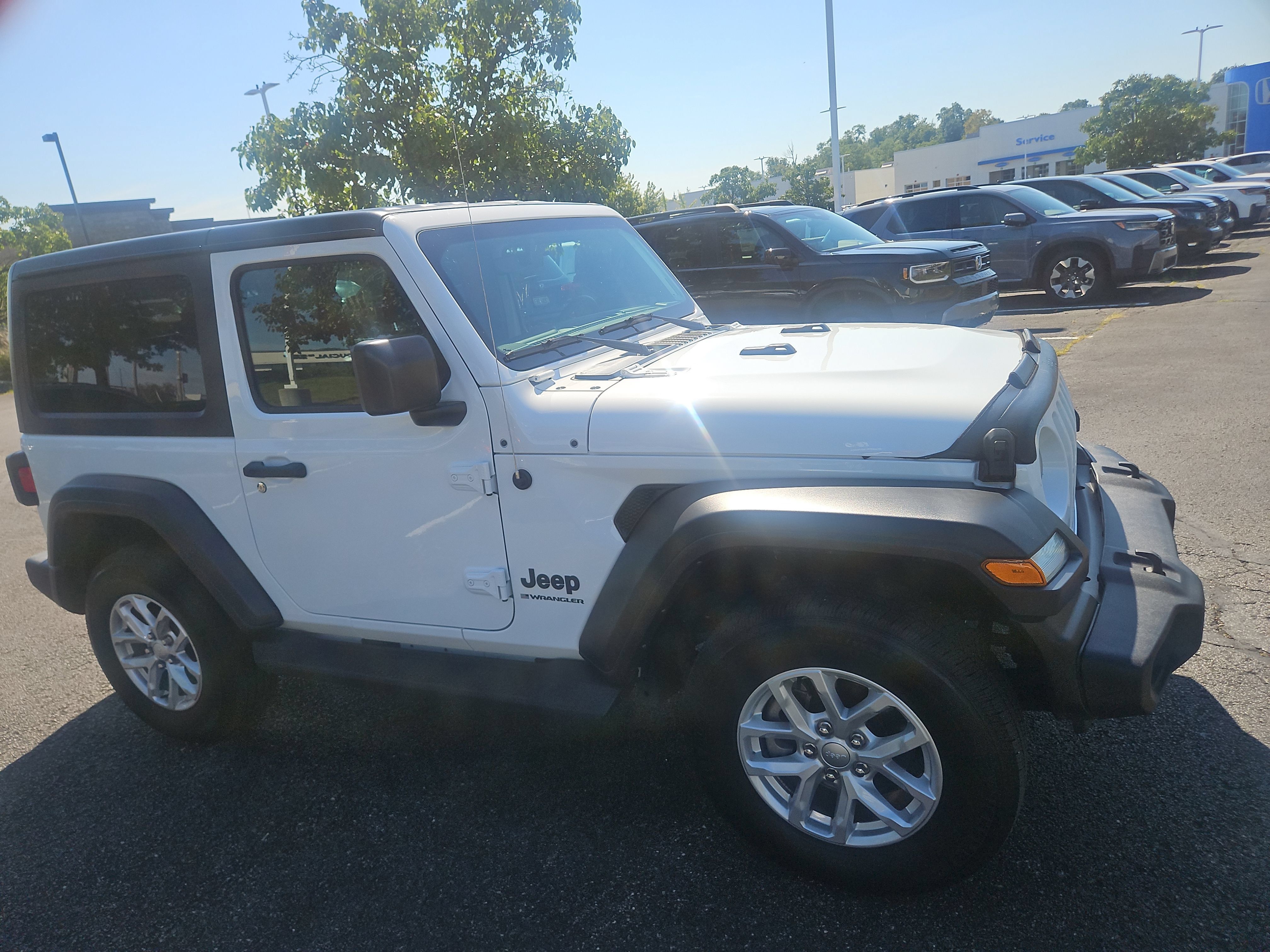 Used 2023 Jeep Wrangler Sport AWD/4WD image 18