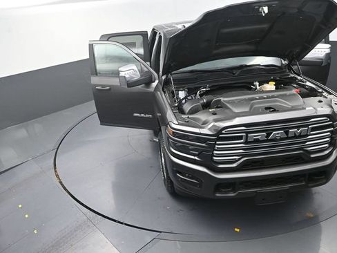 New 2026 RAM 2500 Laramie w/ Sport Appearance Package AWD/4WD image 31