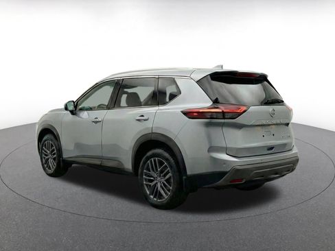 Used 2026 Nissan Rogue SV FWD image 6