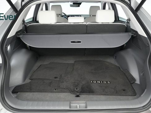 Used 2025 Hyundai Ioniq 5 Limited image 23