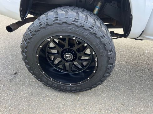 Used 2021 Toyota Tacoma SR AWD/4WD image 13