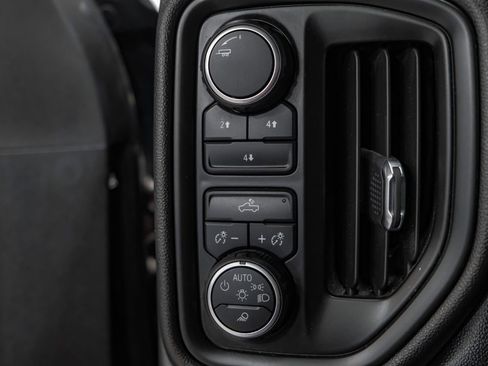 Used 2022 Chevrolet Silverado 2500 Custom w/ Custom Value Package image 28