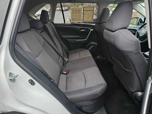 Used 2019 Toyota RAV4 XLE image 12