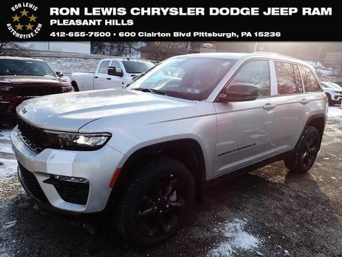 New 2025 Jeep Grand Cherokee Limited w/ Black Appearance Package AWD/4WD image 1