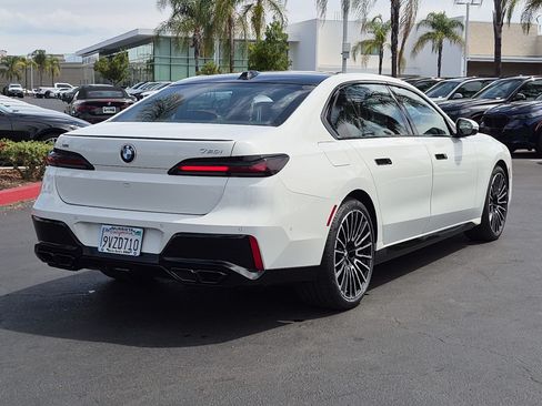 Used 2025 BMW 760i xDrive AWD/4WD image 10