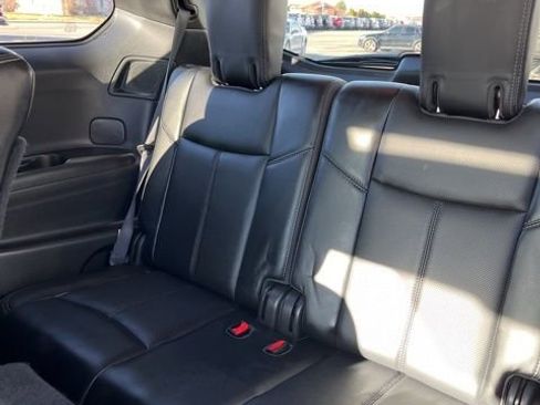 Used 2018 Nissan Pathfinder Platinum image 31