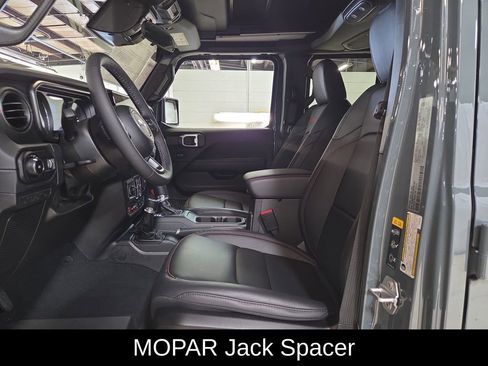 New 2026 Jeep Wrangler Unlimited Rubicon w/ Steel Bumper Group image 10