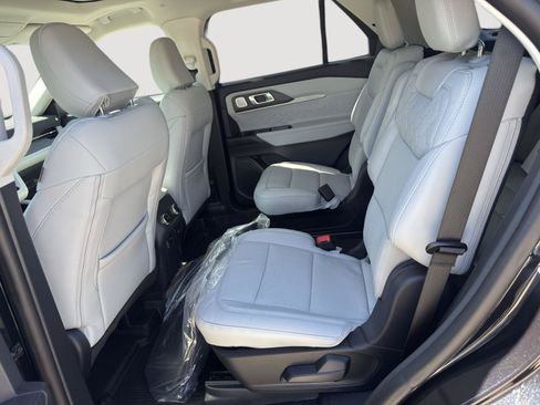 New 2026 Ford Explorer Platinum w/ LUX Leather Package AWD/4WD image 19