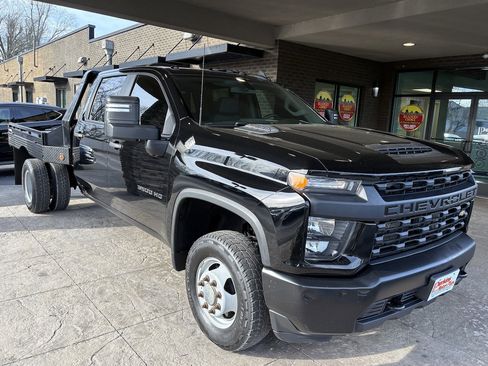 Used 2022 Chevrolet Silverado 3500 W/T w/ WT Convenience Package image 4