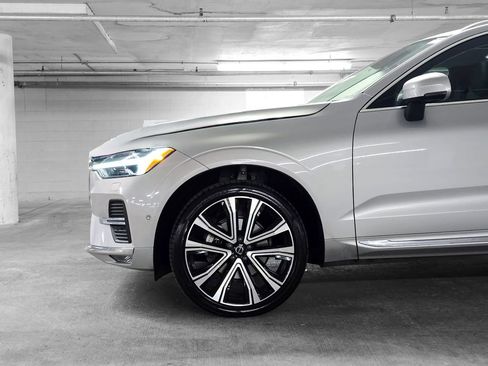 Used 2023 Volvo XC60 B5 Ultimate w/ Climate Package image 15