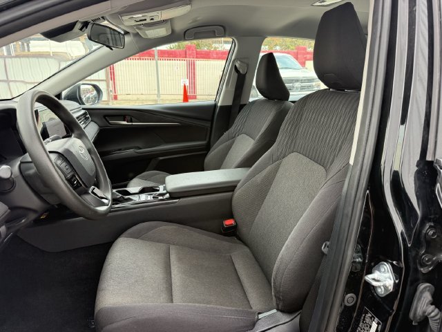 Used 2025 Toyota Camry LE FWD image 27