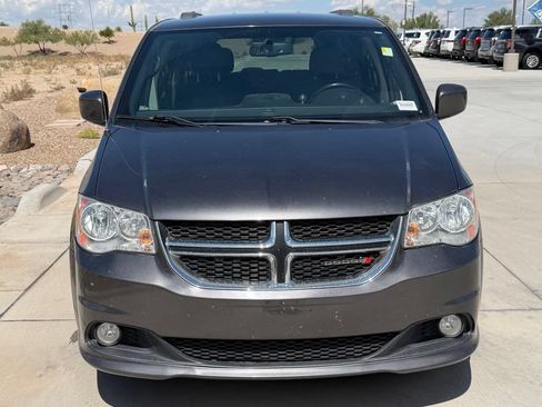 Used 2018 Dodge Grand Caravan SXT FWD image 3
