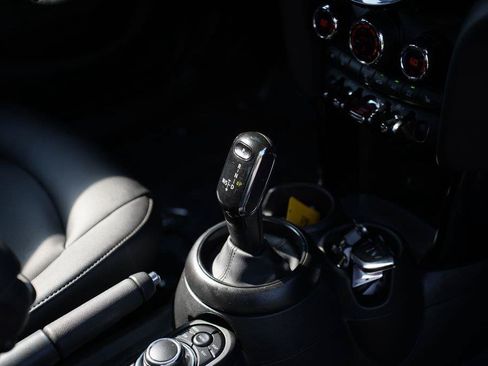 Used 2024 MINI Cooper 4-Door Hardtop FWD image 16