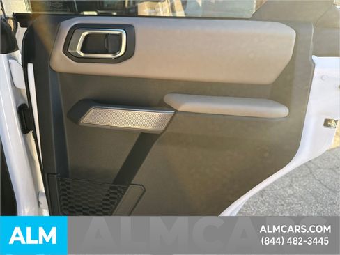 Used 2023 Ford Bronco Wildtrak image 21